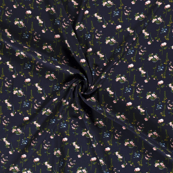 Viscose-poplin med lyserøde, gule og blå blomster på navy baggrund