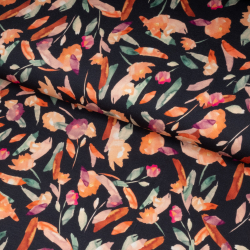 Viscose-jersey med malede blomster og blade i sarte pastelfarver på navy baggrund