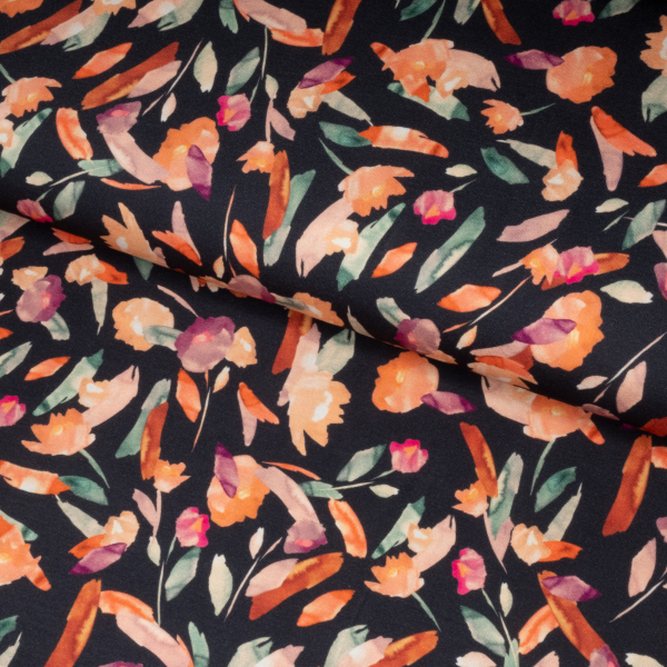 Viscose-jersey med malede blomster og blade i sarte pastelfarver på navy baggrund