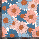 Bomuldsjersey med retroprint med farverige margueritter i sarte pastelfarver i blå og fersken på hvid baggrund