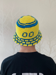 Hæklet bøllehat for Brøndby-fans - hjemmebane med nummer